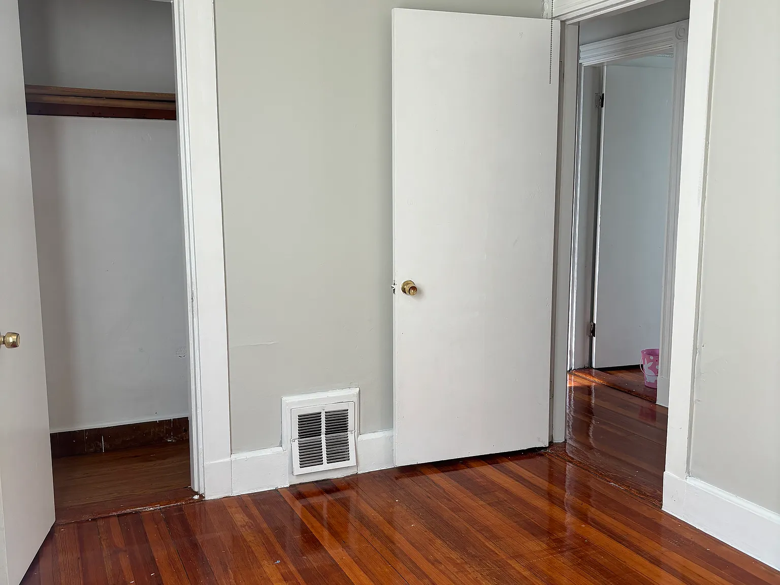 3 bed, 1200 sqft, $4,500 — Photo 4
