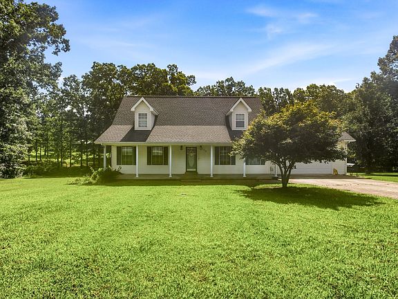 3rd image of 115 Pin Oaks Ln