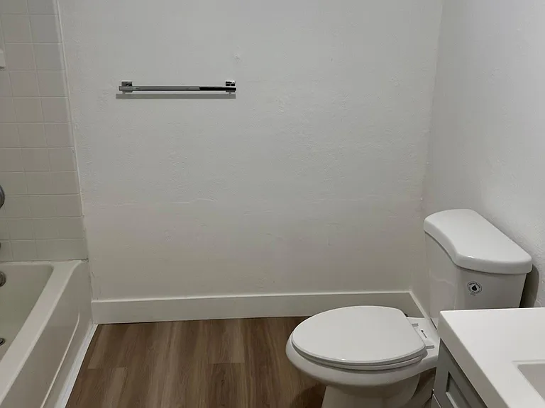 140 N 18th Ave #B — Photo 11