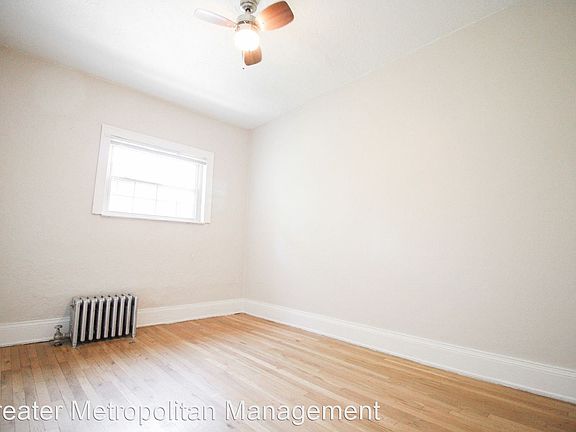 4th image of 1412 W 107th St #8