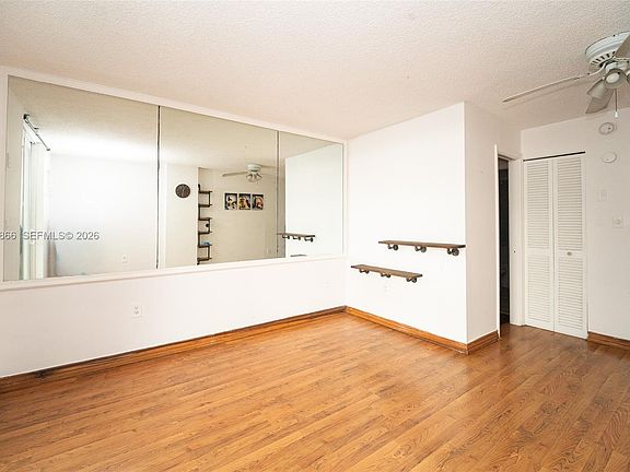 3rd image of 1750 James Ave APT 4J