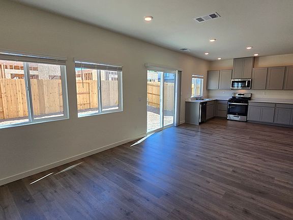 3rd image of 7782 Lone Prairie Rd