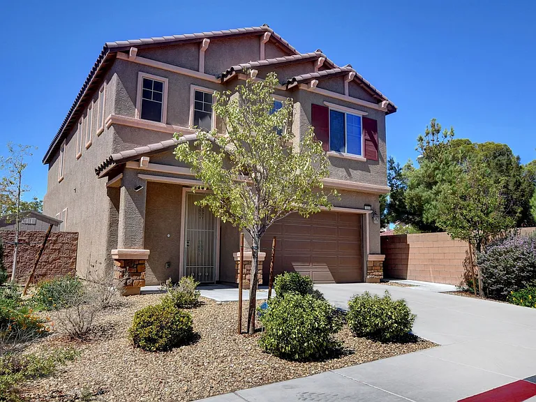 7110 Purple Iris Ave — Photo 2