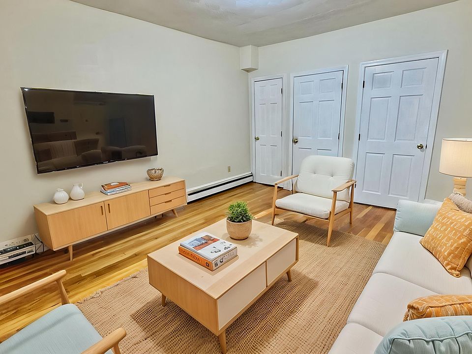 1st image of 8 Chestnut St #1