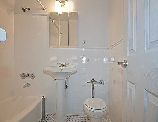 Rented by SW Queens Mezzanine | media 17