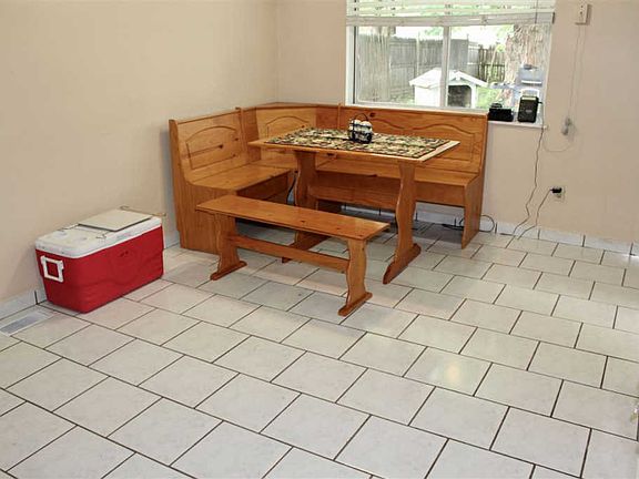 2nd image of 3605 Beaumont Ct