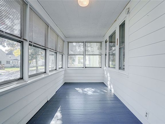 3rd image of 133 Fairview Ave