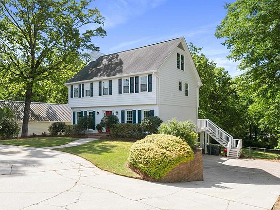 3rd image of 3332 Wisteria Dr