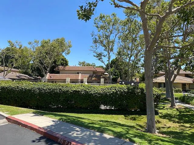 637 Sydney Ln — Photo 51