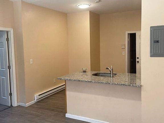 3rd image of 477 Clinton Ave Floor 1
