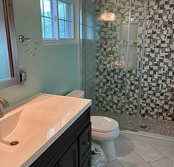 1643 Great Falls St — Photo 2