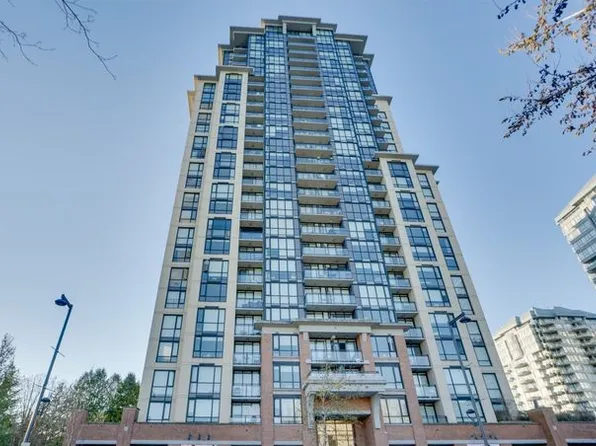 10777 University Dr #1A, Surrey, BC V3T 0E6