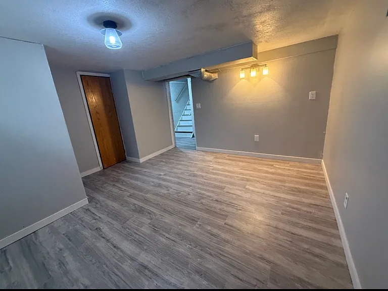 2404 Glenwood Ave — Photo 11
