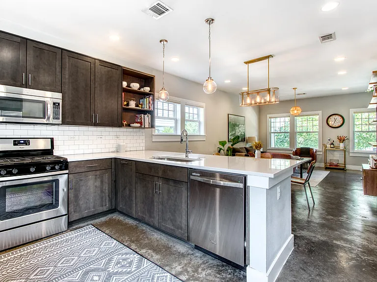 1638 Kings Hwy — Photo 9