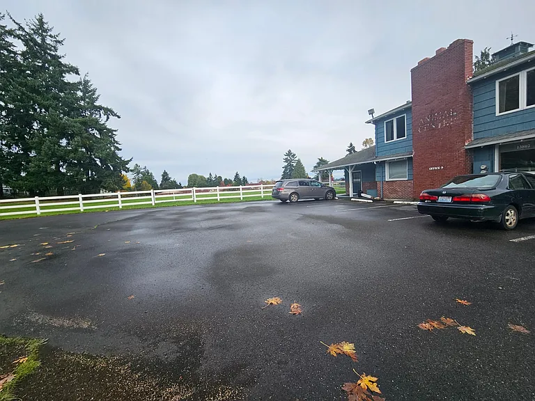 13802 Military Rd S — Photo 2