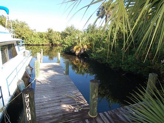 4th image of 28395 Royal Palm Dr