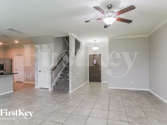 4th image of 605 Pine Creek Dr