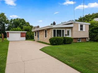 1413 Western Ave, Green Bay, WI 54303