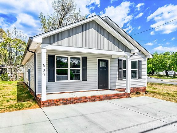 2nd image of 600 Bethpage Rd