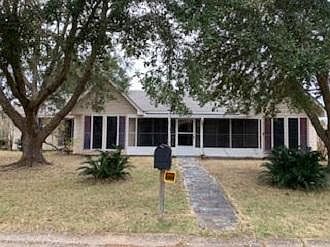 1st image of 102 McGuire Dr