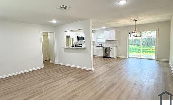 3rd image of 5710 Southseas St