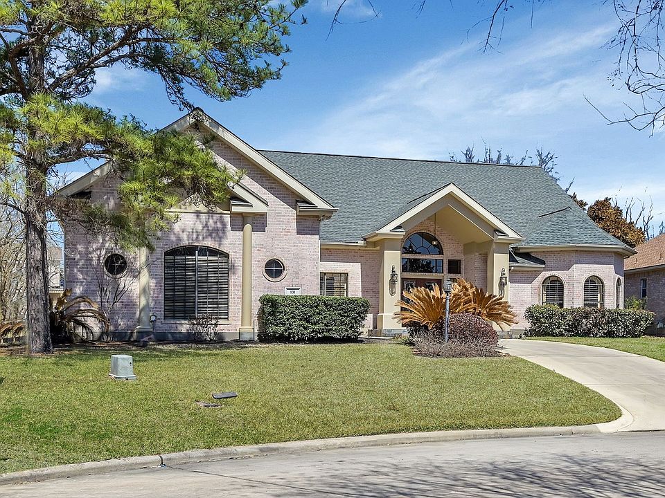1st image of 131 Brookgreen Cir N