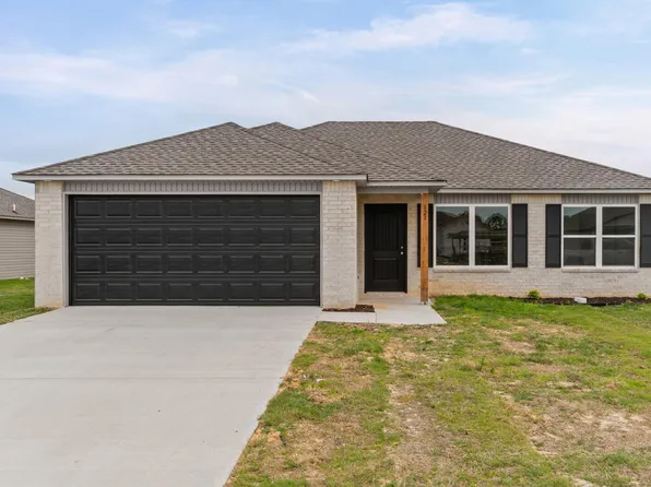 121 Powder River Dr, Beebe, AR 72012