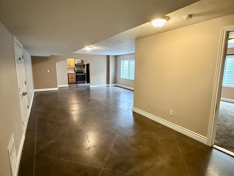 4427 S Lago Grande Dr — Photo 2