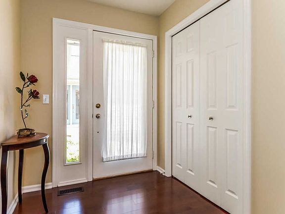 4th image of 7832 Oakmont Ct NE #35