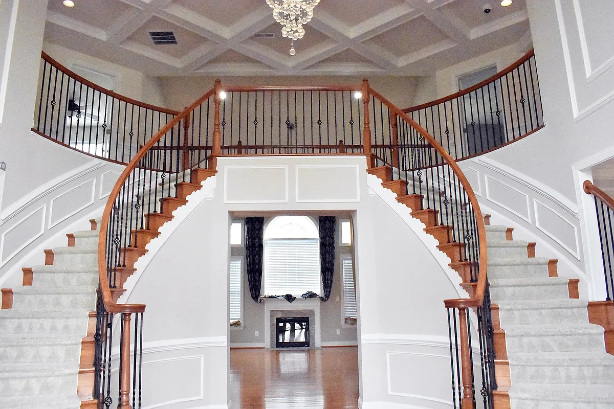 Grand 2nd Story Foyer Entrance/Dual Staircase - 10621 Smith Pond Ln