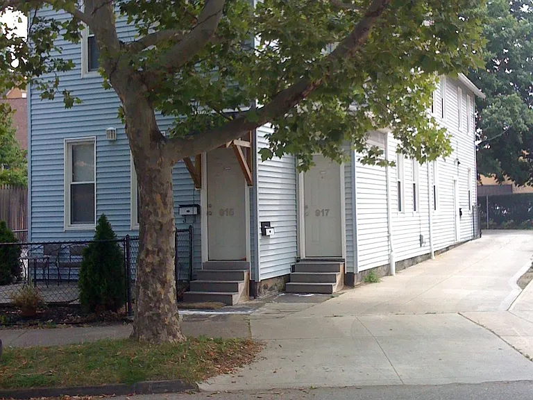 917 Literary Rd #B — Photo 1