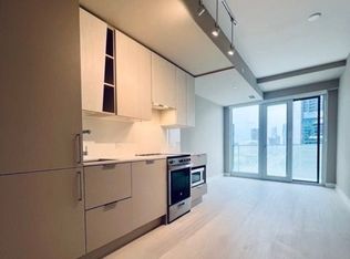 3900 Confederation Pkwy #912, Mississauga, ON L5B 0K7