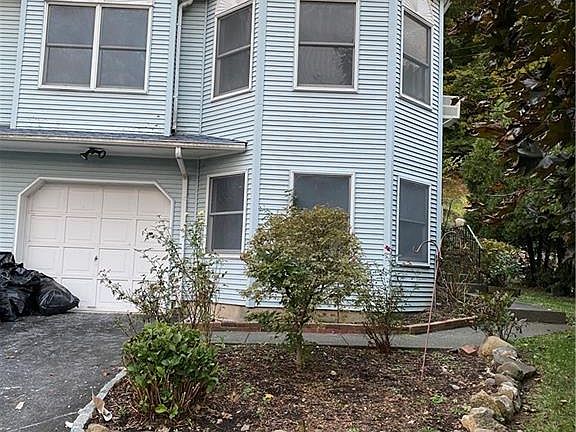 2nd image of 52 Hillside Ave