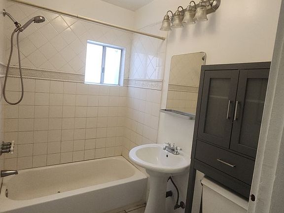 5th image of 1526 N Avenue 47