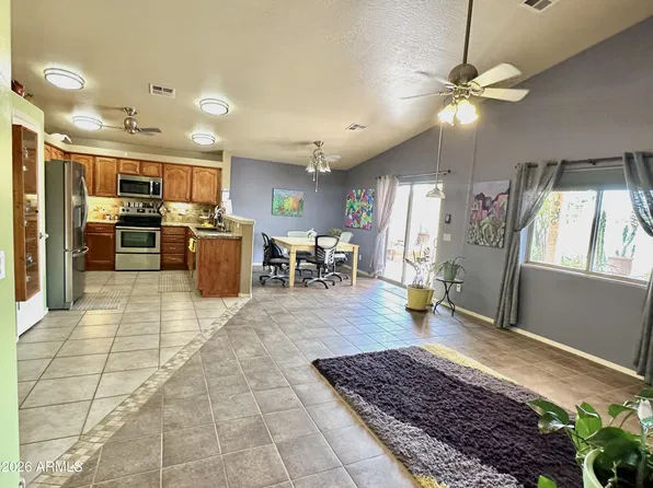 9069 W RAVEN Drive, Arizona City, AZ 85123