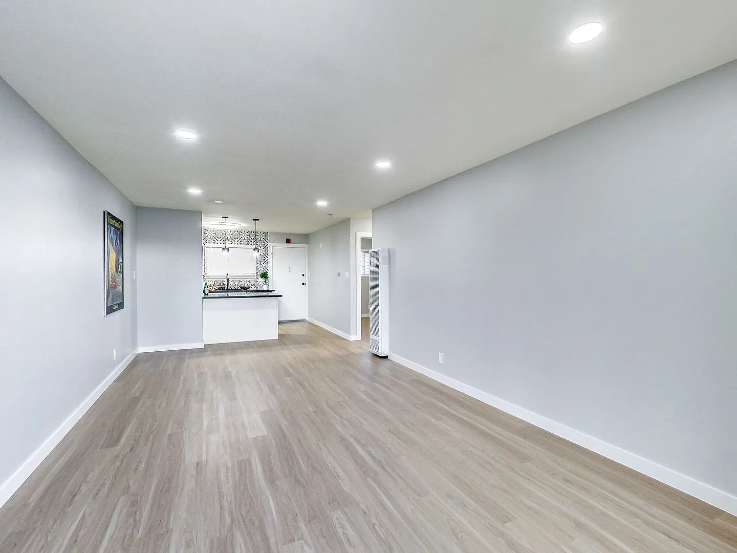 281 MACARTHUR Blvd — Photo 1