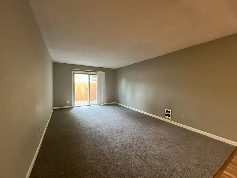 15827 NE Glisan St #3 — Photo 15