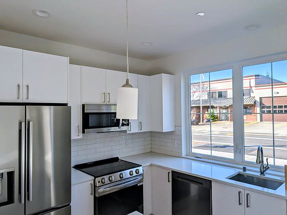5th image of 35 2nd Ave SE #17