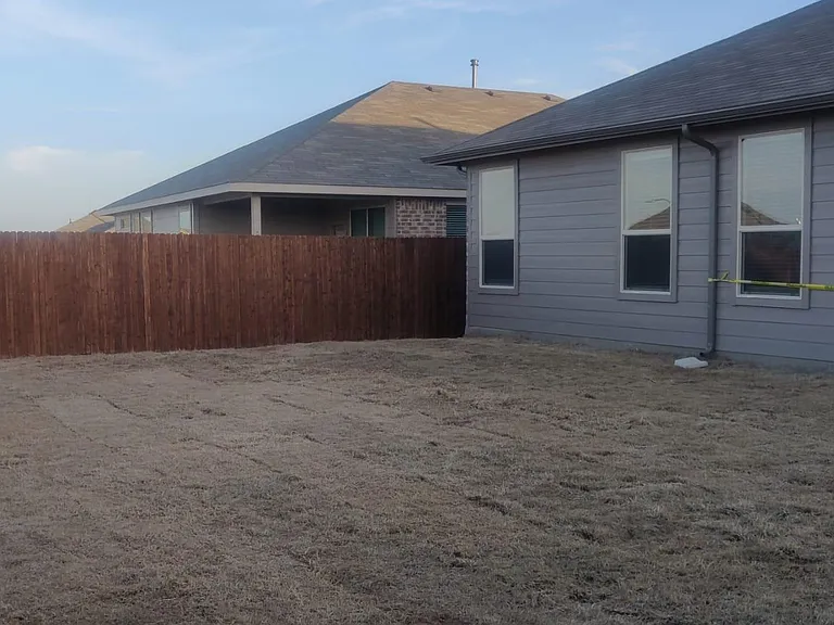 308 Youngblood Ln — Photo 17