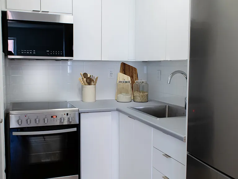 8717 Riverside Dr E — Photo 12