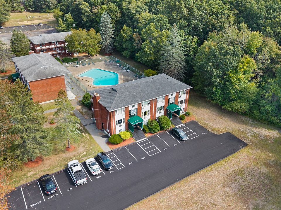 1st image of E2 Colonial Dr #4