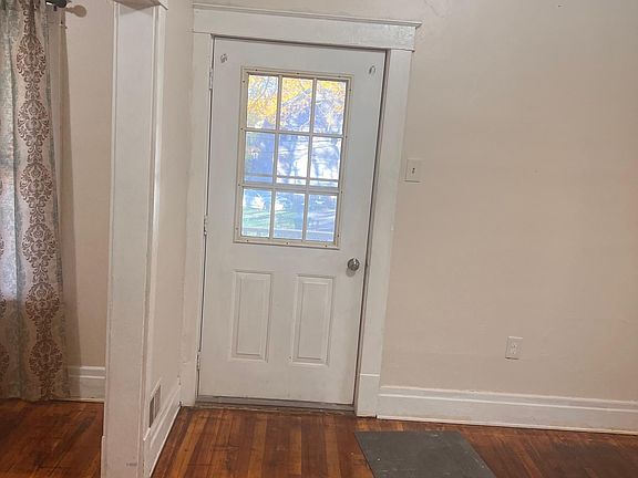 3rd image of 439 26th St Floor 2