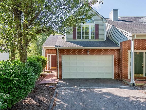 4th image of 1095 Red Leaf Ct NW