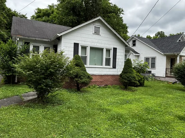 517 S Murray St, Gainesboro, TN 38562