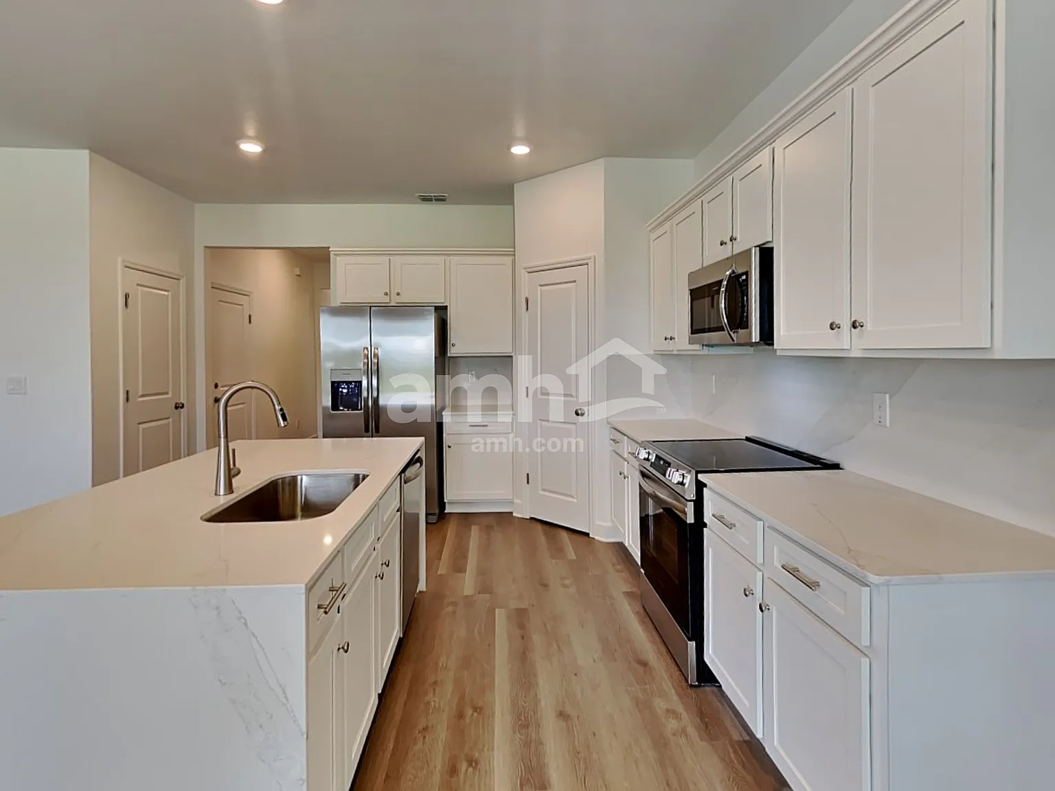 4 bed, 2.5 bath, 2297 sqft, $2,515 — Photo 3