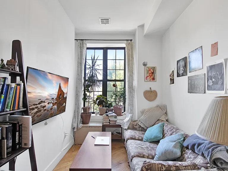 382 Quincy St #3 — Photo 3