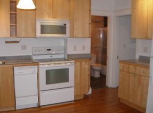 19 Walnut St APT 1, Newport, RI 02840