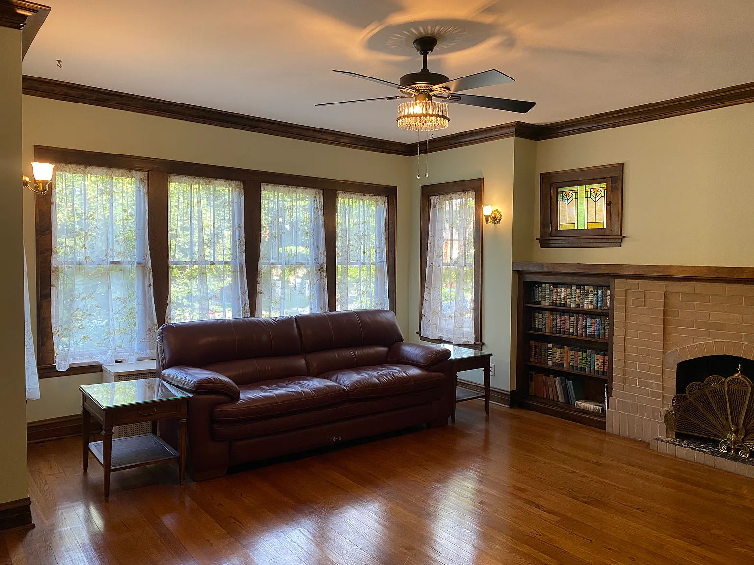 3 bed, 1203 sqft, $3,100 — Photo 3