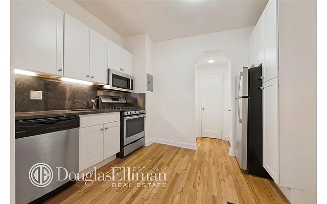 Rented by Douglas Elliman | media 15