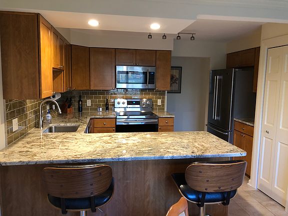 4th image of 24 Coolbrook Ct #A